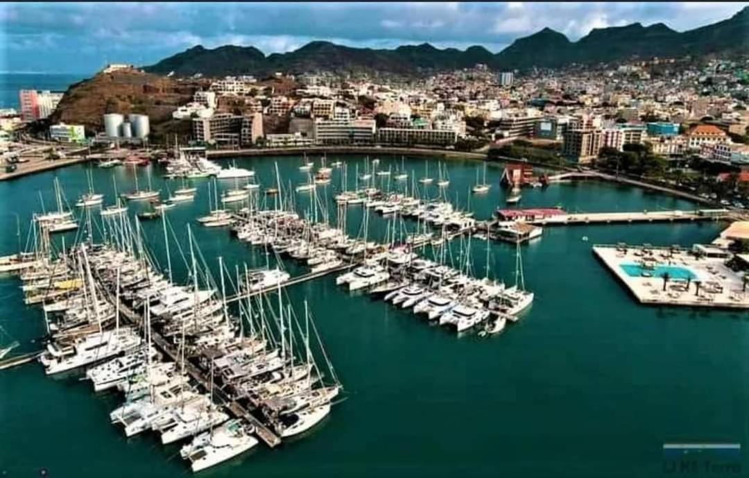Rose'S Place Mindelo Buitenkant foto